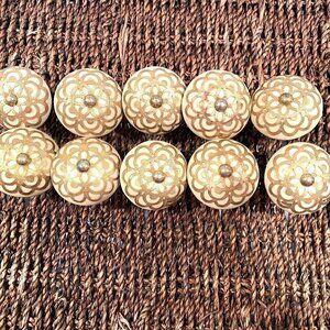 Many sets of 6 Ceramic Gold / cream pull/knob